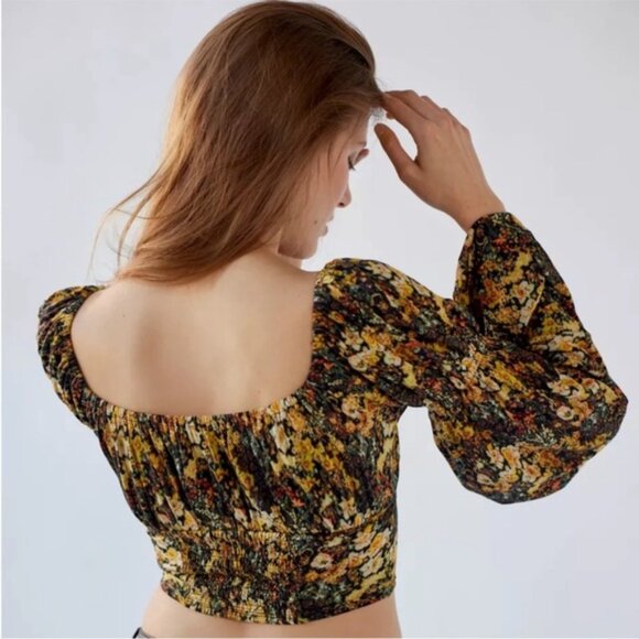 Urban Outfitters | Elowen Blouse Black Motif Floral Large Cropped Fall Autumn - Picture 5 of 8